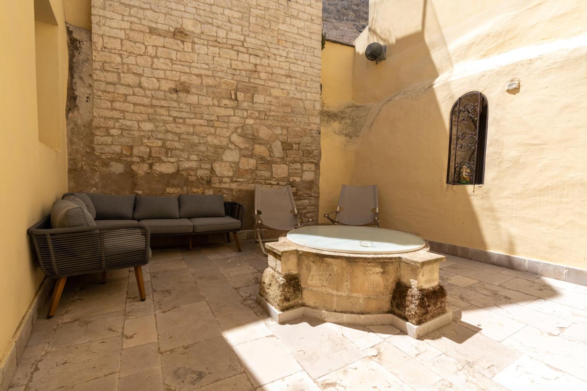 B&B Palazzo Vittoria Bisceglie Buitenkant foto